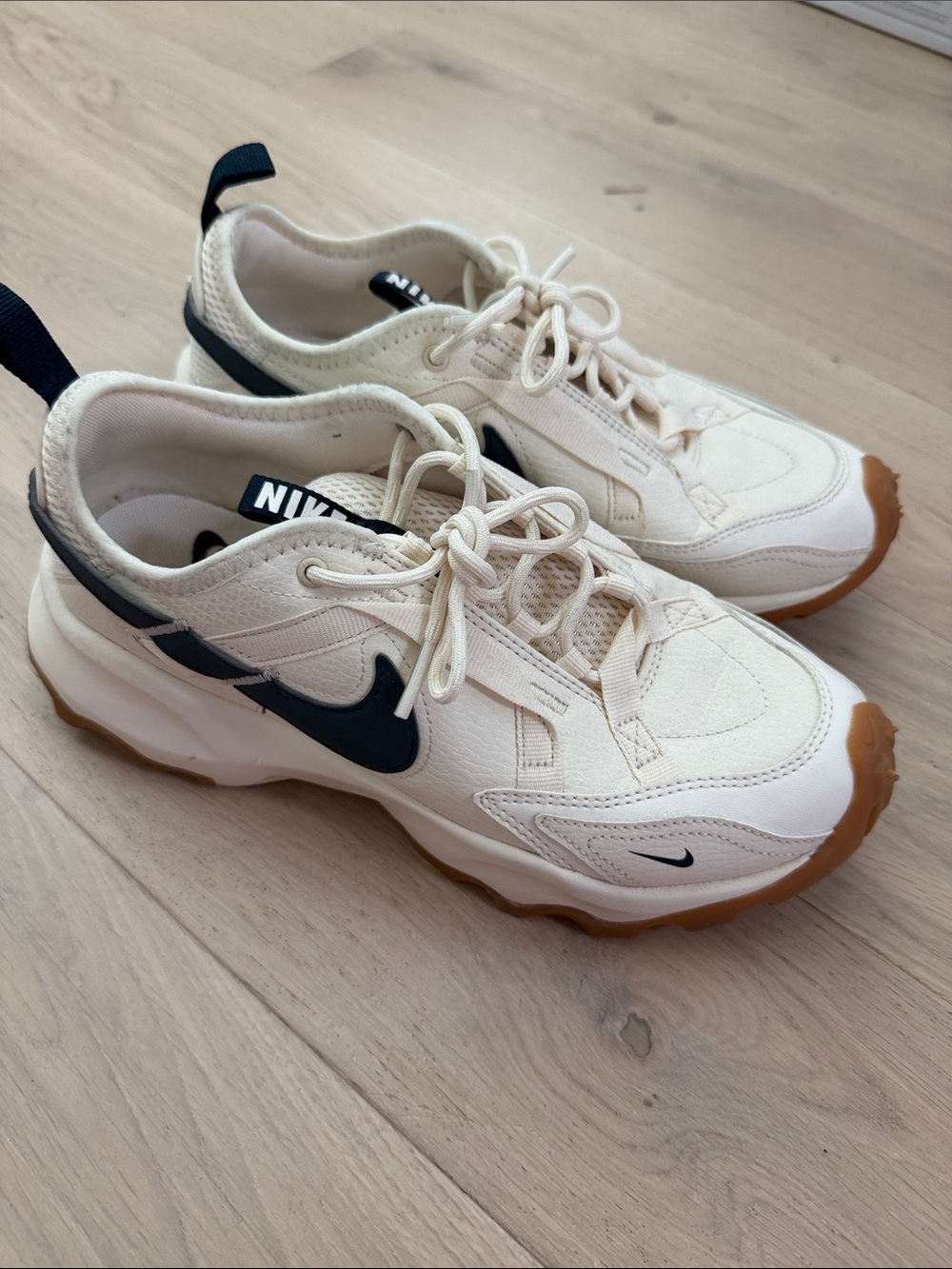 Nike Cream and Navy TC 7900